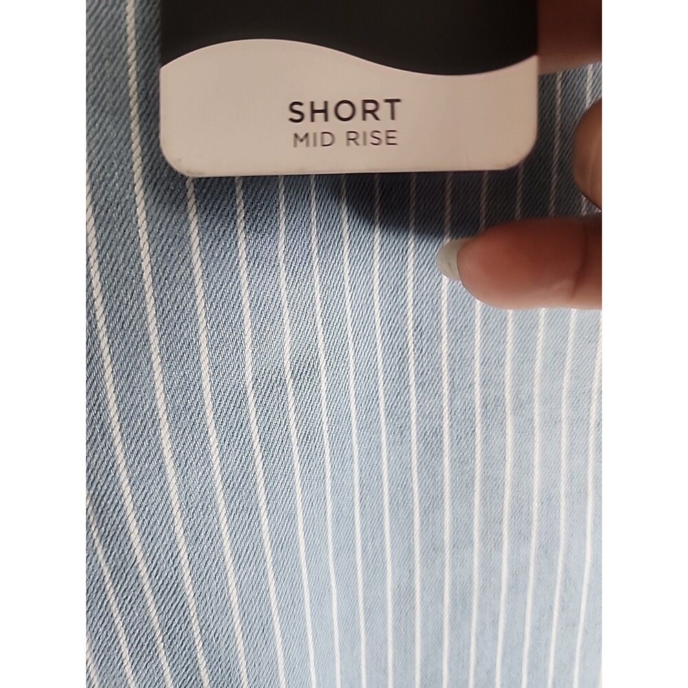 Lee Short Mid Rise Light Rise Size 18W NWT - Picture 2 of 5
